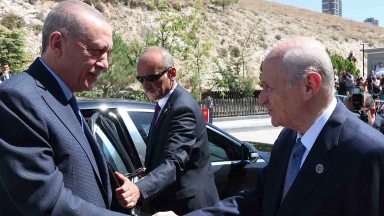 Liderler Bir Araya Geldi