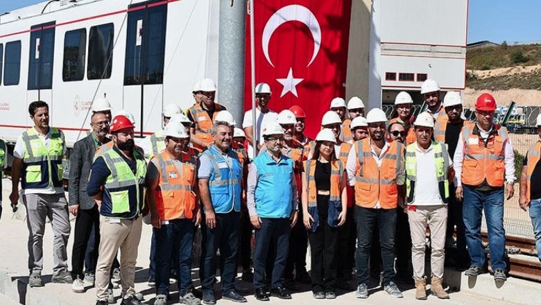 İlk Yerli ve Milli Sürücüsüz Metro Aracı Raylara İndirildi