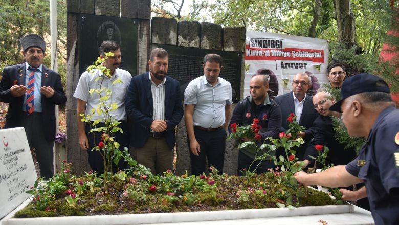 Sındırgı 101’nci Yılında da Kahramanlarını Unutmadı. Sındırgı, Demirci ve Gördesliler kurtuluşun 101'inci yıl dönümünde Kuvayımilliye kahramanlarını unutmadı