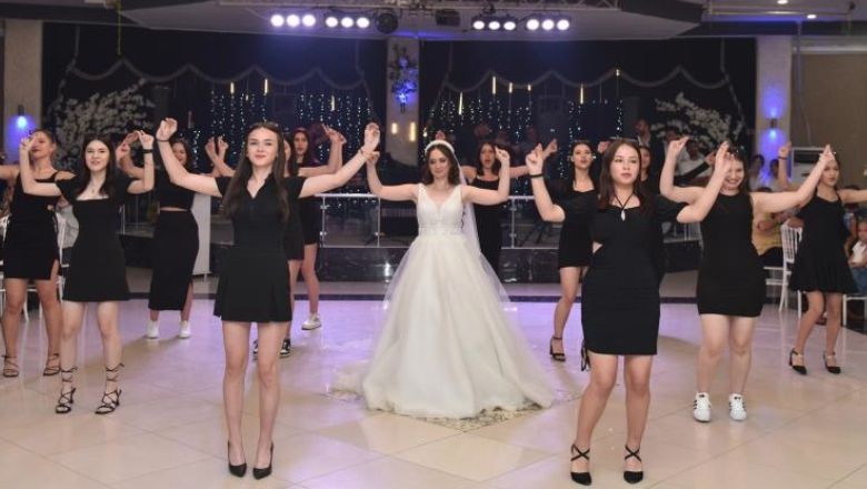 Damat ve Gelinden Geleneksel Düğün