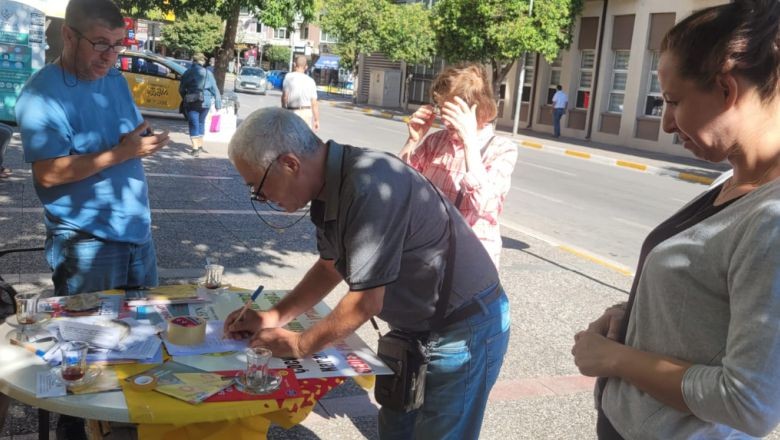 Eğitim-Sen'den Eğitimde Laiklik için İmza Standı