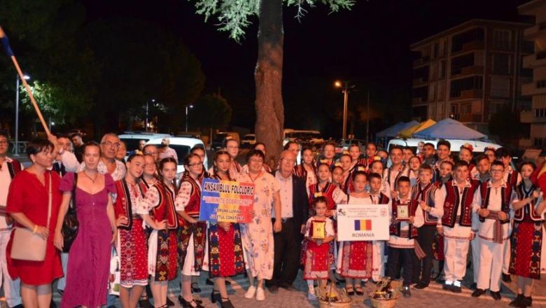 Gömeç’te Uluslararası Halk Oyunları Coşkusu