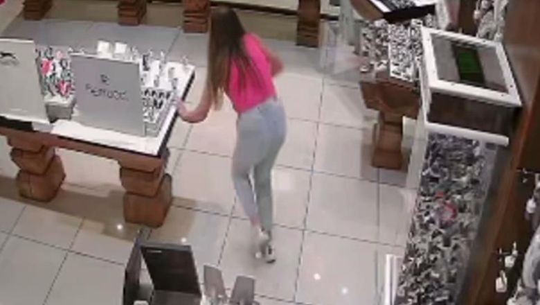 Balıkesir'de Avm'de Şok Eden Hırsızlık!