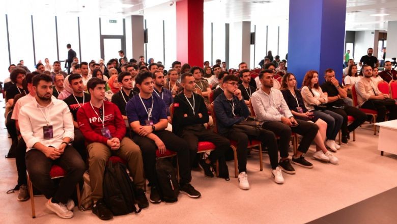  100. Yılda 100 Genç Dijital Dönüşümü Balıkesir’de Konuştu