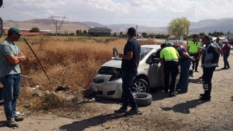 Yeni Evli Çifti Kaza Ayırdı!