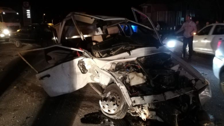 Savaştepe'de Kaza: 2 Otomobil Çarpıştı!