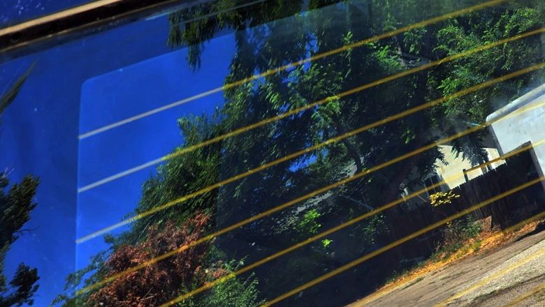 Otomobillerin Arka Camı Neden Çizgilidir?