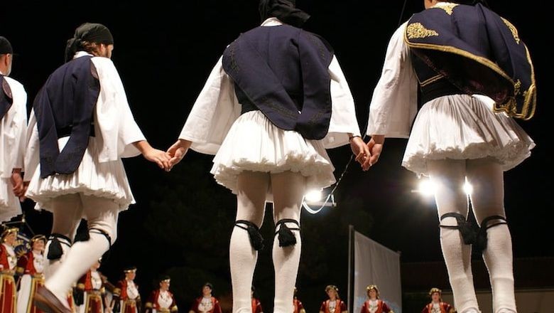 Yunan Geleneklerinin Ritmik Yansıması