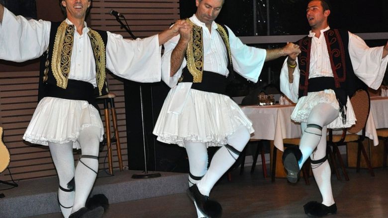 Yunan Geleneklerinin Ritmik Yansıması