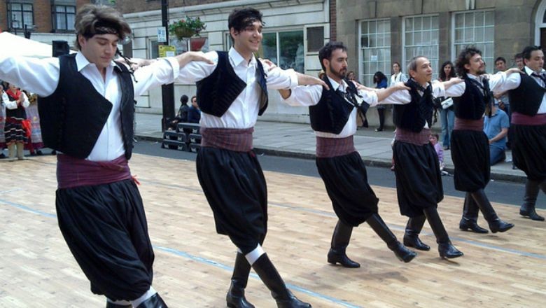 Yunan Geleneklerinin Ritmik Yansıması
