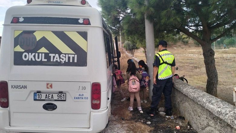 Balıkesir Jandarma Timi’nden “Trafik Güvenliği Eğitimi”