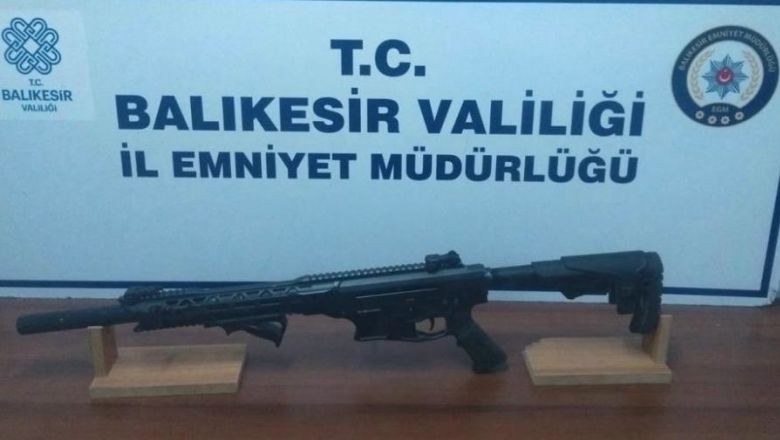 Balıkesir'de 3 Adet Ruhsatsız Tüfek Ele Geçirildi