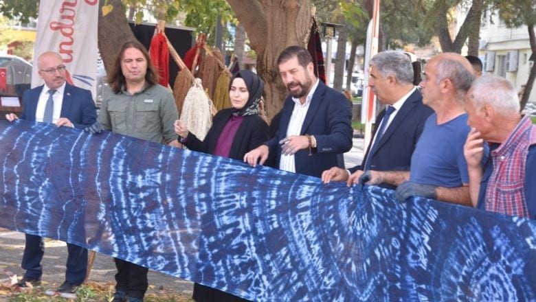 100 Metre Kumaş ile100.Yılın Renkleri