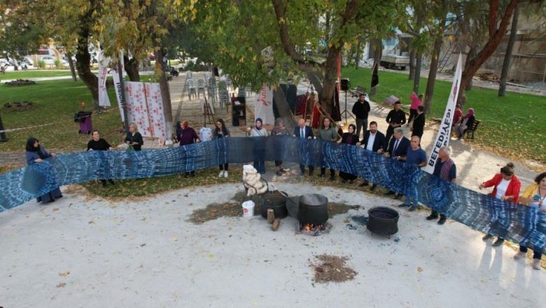 100 Metre Kumaş ile100.Yılın Renkleri
