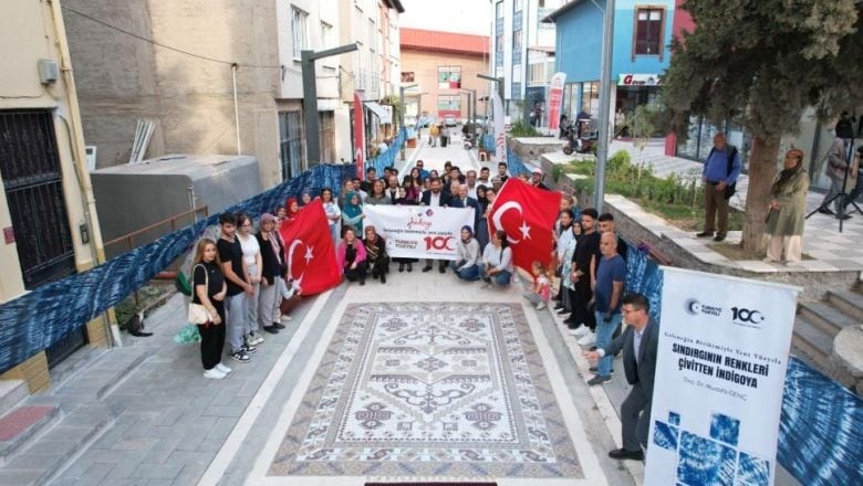 100 Metre Kumaş ile100.Yılın Renkleri