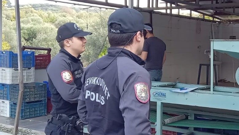 Balıkesir Polisini Görünce Çuvalı Bırakıp Kaçtılar