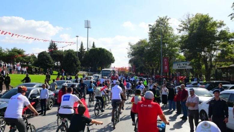 Balıkesir'de Bisiklet Rüzgarı Cumhuriyetin 100. Yılında Esti