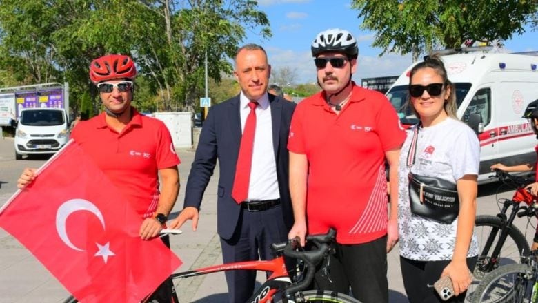 Balıkesir'de Bisiklet Rüzgarı Cumhuriyetin 100. Yılında Esti