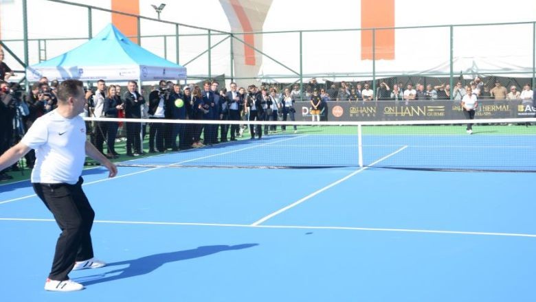 Başkan Yılmaz VS Hülya Avşar