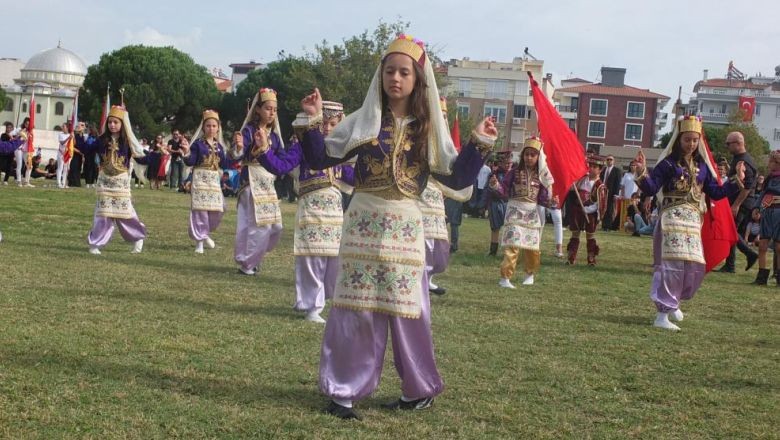 Burhaniye Cumhuriyet'in 100. Yılını Kutladı