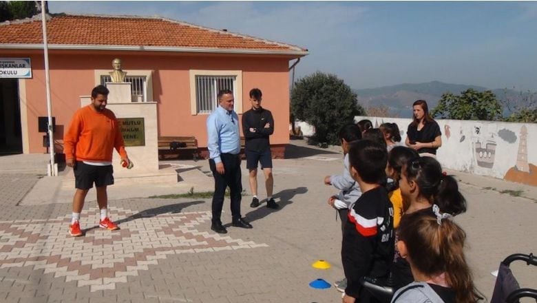 Çocukları Tenisle Tanıştıran Proje