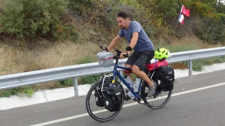Cumhuriyet İçin Pedal Çevirdi 11 Ülke Geçti Edremit'e Geldi