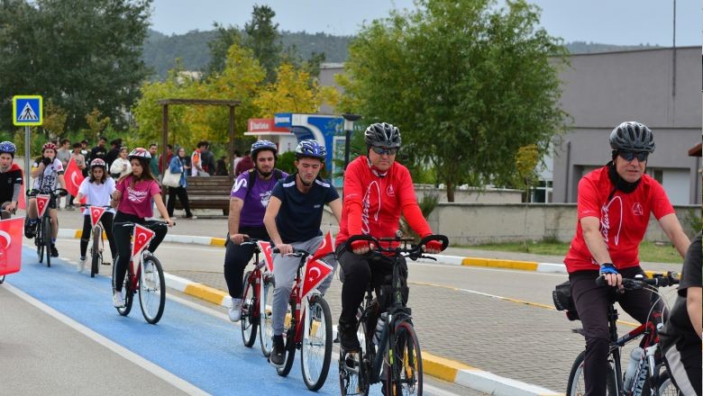 Cumhuriyetin 100. Yılında Balıkesir Üniversitesi'nden Renkli Kutlama