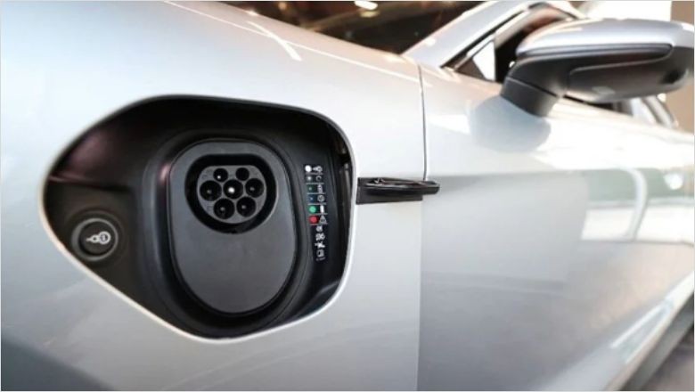 İlk Yarıda Elektrikli Otomobil Satışları Katlandı
