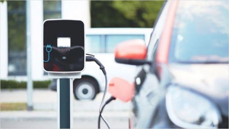İlk Yarıda Elektrikli Otomobil Satışları Katlandı