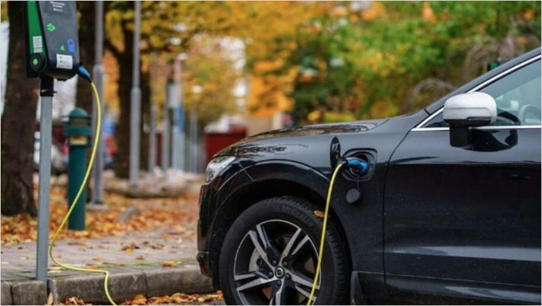 İlk Yarıda Elektrikli Otomobil Satışları Katlandı
