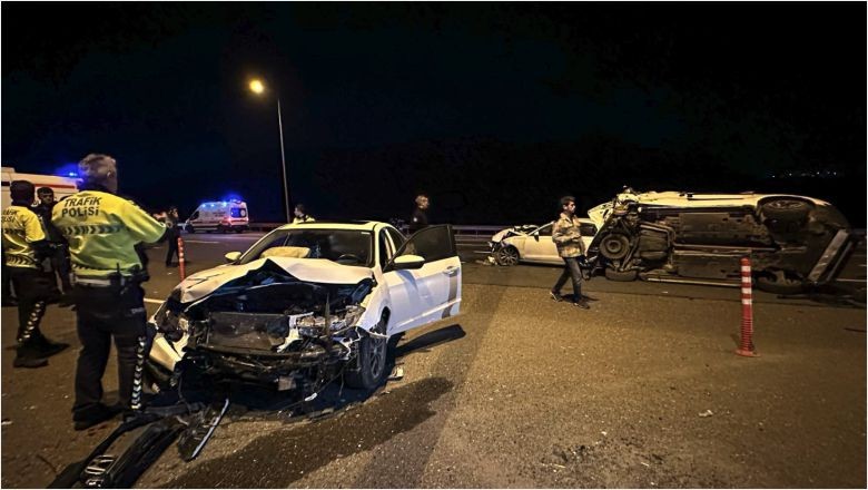 Marmara Otoyolu'nda Feci Kaza: Araçlar Savruldu
