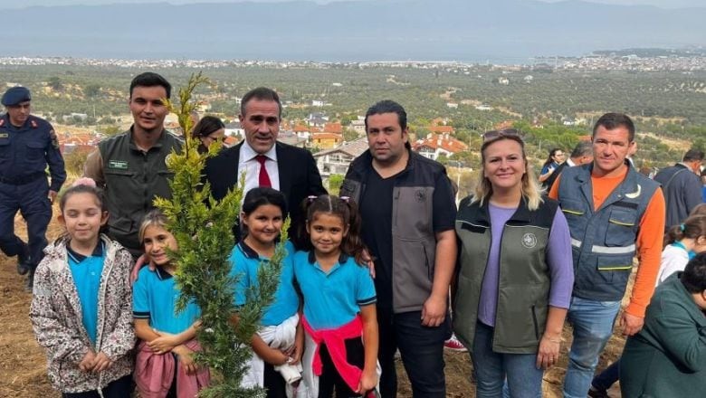 Minikler Eller Cumhuriyeti Yeşertti