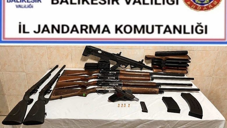 Silah Kaçakçısı Kepsut'ta Yakalandı