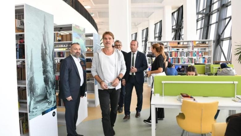 Sinema Oyuncusu Düzyatan Balıkesir'in Eğitim Noktalarına Dikkat Çekti