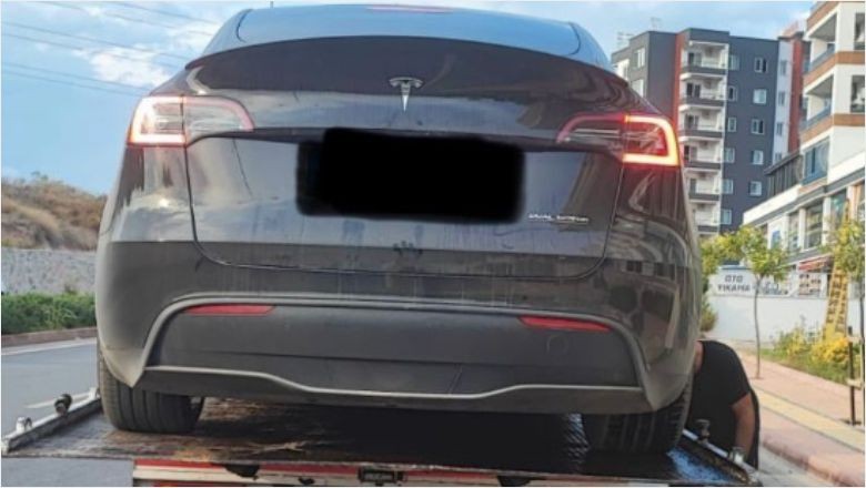 Tesla İle Drift Attı: Sonucu Pahalıya Patladı