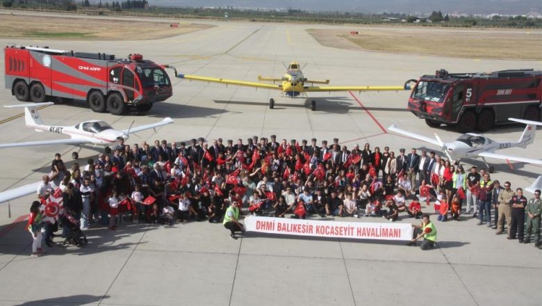 Uçaklarla 100. Yıl Coşkusu
