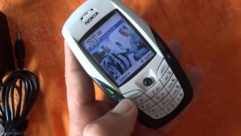 Gördüğünüz Anda Geçmişe Götüren Telefonlar