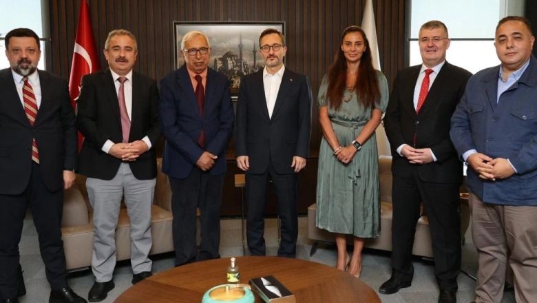 Gazeteciler Cumhurbaşkanından Yeşil Pasaport Talep Etti
