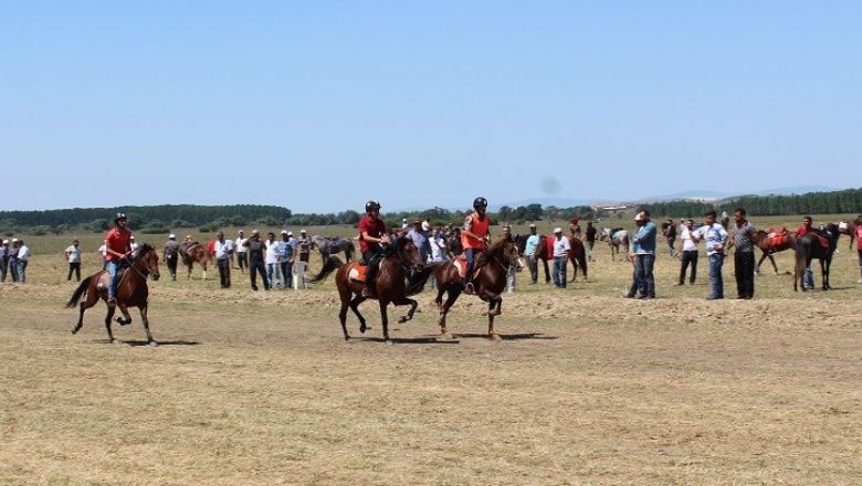 Balıkesir'in Geleneksel At Yarışları