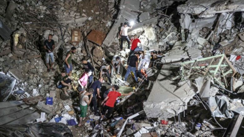 İsrail, Gazze'de Sığındıkları Tarihi Kiliseyi Bombaladı!