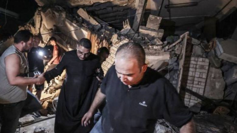 İsrail, Gazze'de Sığındıkları Tarihi Kiliseyi Bombaladı!