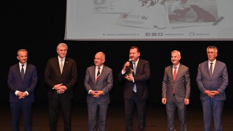 Balıkesir Her Ay 5000 Sokak Hayvanına Ulaşıyor!