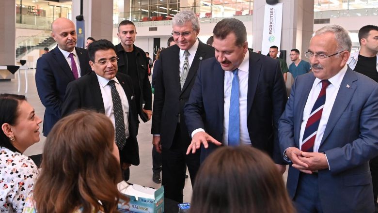 Balıkesir Her Ay 5000 Sokak Hayvanına Ulaşıyor!