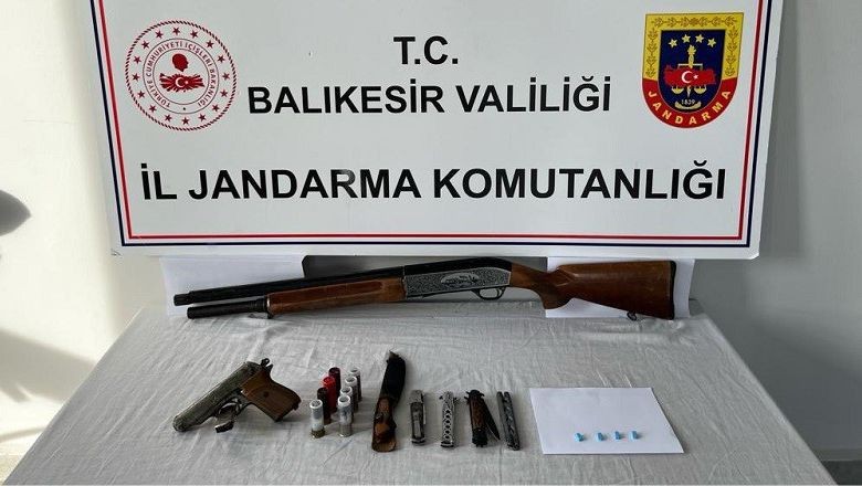 2 Narkotik Köpeği Huzur İçin Sahalarda