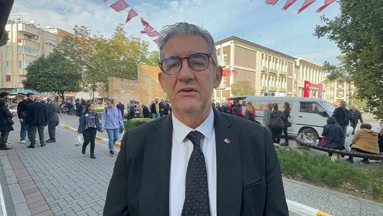 CHP İl Başkanı Erden Köybaşı, Cumhuriyet Halk Partisinde eski Genel Başkan Kemal Kılıçdaroğlu’nun gerekse genel Başkan Özgür Özel’in Ahmet Akın adında net olduklarını belirtti.