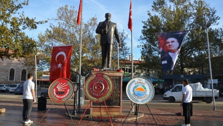 Atatürk Gömeç'te Saygıyla Hatırlandı