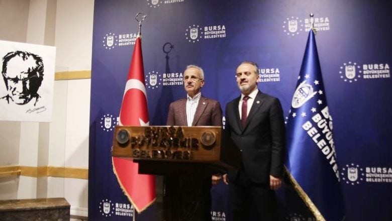 Bakan Uraloğlu Balıkesir'de ki Yol Çalışmaları Hakkında Bilgi Verdi