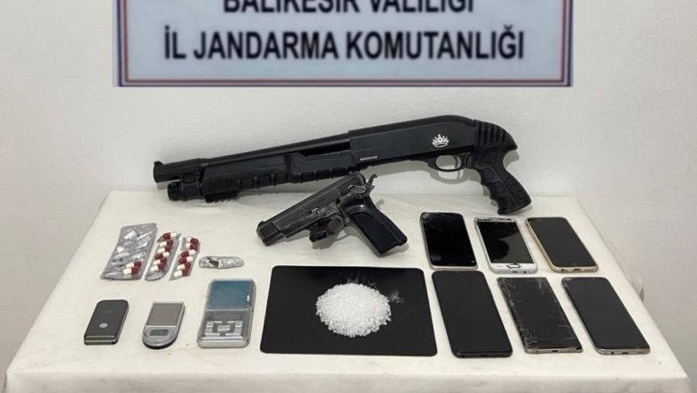 Balıkesir'in 2 İlçesine Eş Zamanlı Operasyon