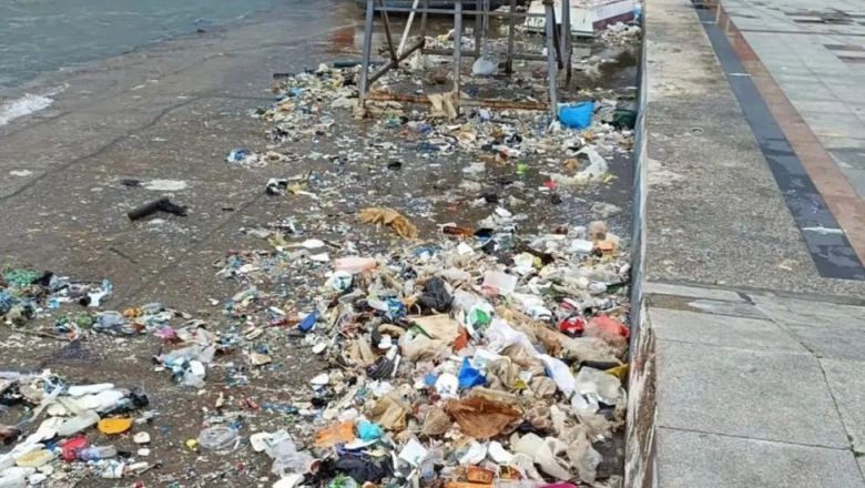 Bandırma'da Sular Çekildi Çöpler Çıktı