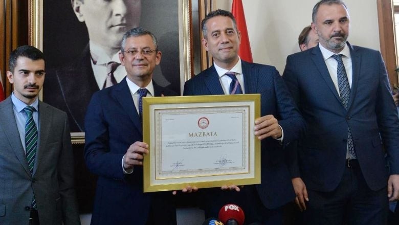 CHP Genel Başkanı Özgür Özel Mazbatasını Aldı